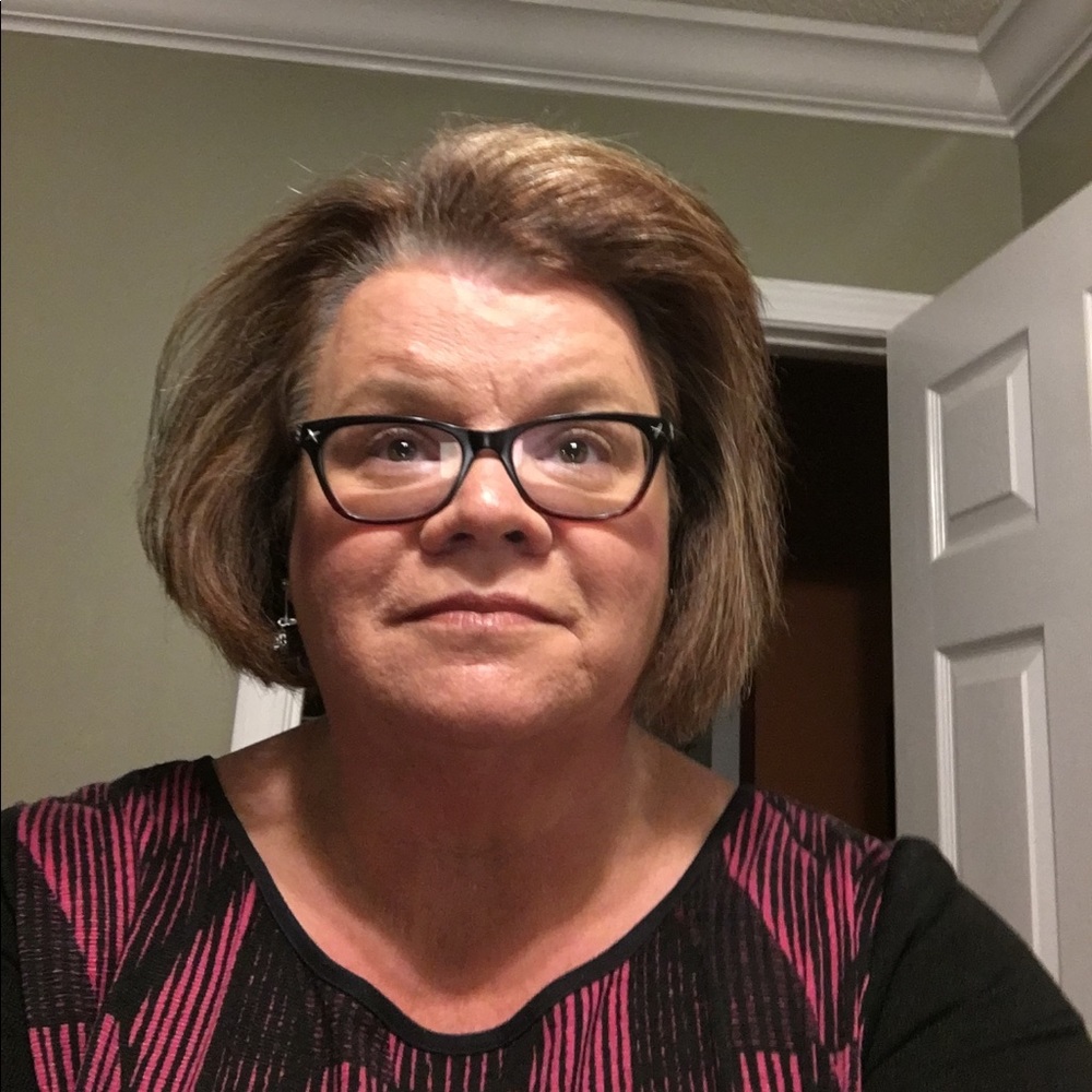 Meet your Posher, Julie